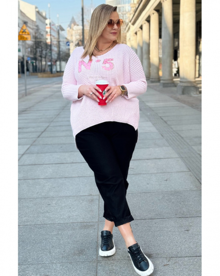 CORALIE - Módny, pohodlný sveter s akvamarínovou potlačou